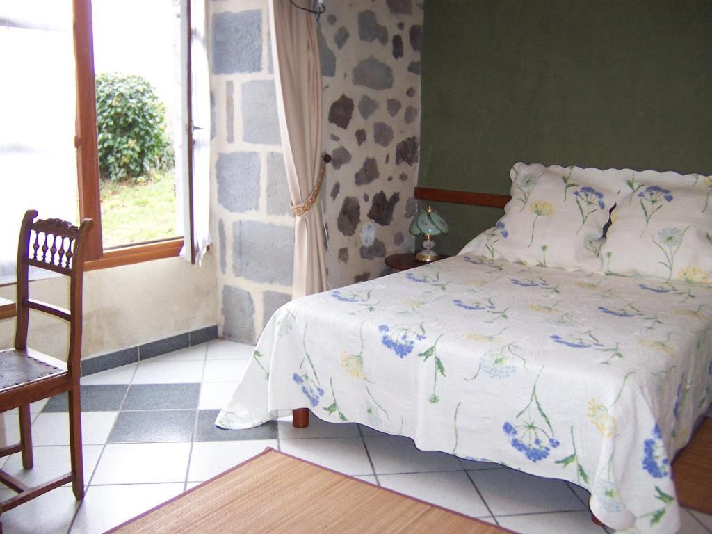 Auberge Hotel De Tournemire - Cantal Szoba fotó