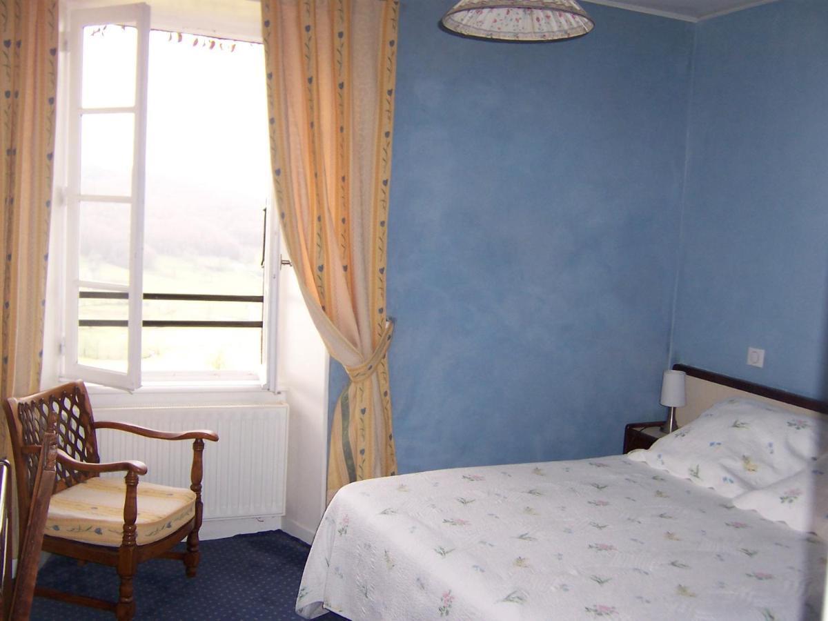 Auberge Hotel De Tournemire - Cantal Szoba fotó